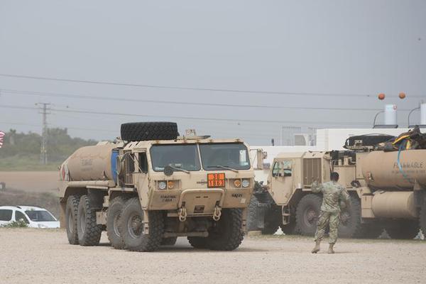 福將！雄鹿上次刷新NBA三分紀(jì)錄時(shí)霍勒迪也在陣中 個(gè)人命中6個(gè)